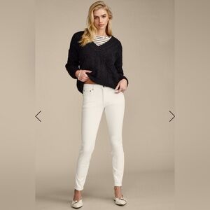 The lucky brand - mid rise white skinny jeans